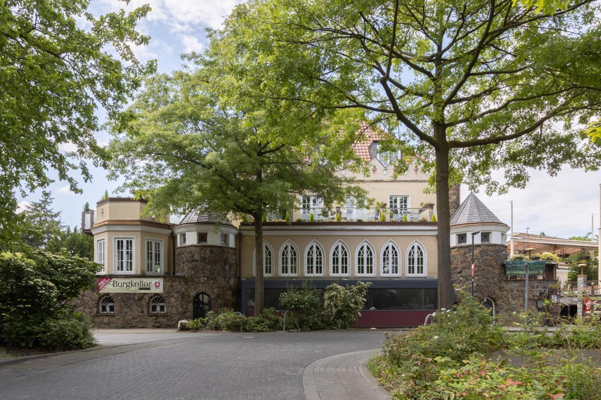 Wirtshaus & Hotel Landsknecht Meerbusch Esterno foto